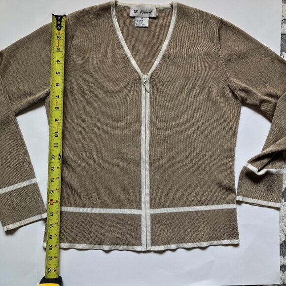 M. Richard Beige-Taupe w/Soft White stripe Long-sleeved Zippered Sweater Sz Med - Picture 5 of 6